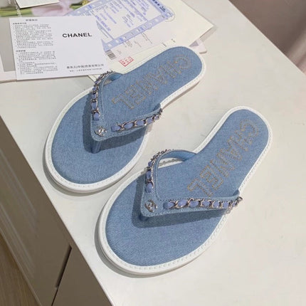 THONG SLIPPERS IN LIGHT BLUE DENIM