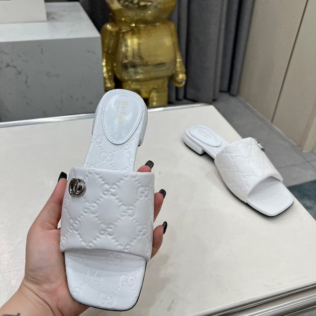GG CASUAL SLIPPERS IN WHITE CALFSKIN LOGO EMBOSSING