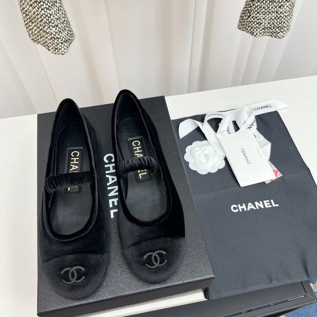 CC MARY JANE FLAT IN BLACK VELVET
