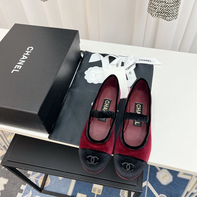 CC MARY JANE FLAT IN RED AND BLACK VELVET