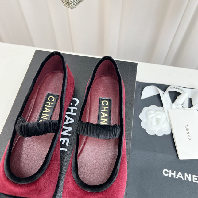 CC MARY JANE FLAT IN RED AND BLACK VELVET