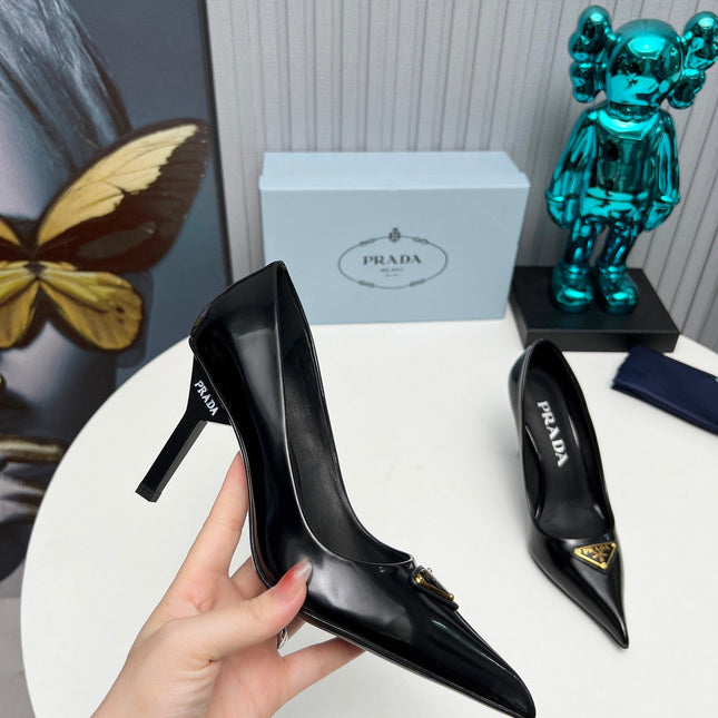 HIGH-HEEL PUMPS IN BLACK CALFSKIN