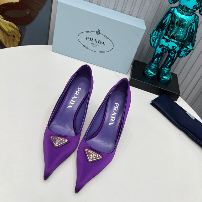 HIGH-HEEL PUMPS IN VIOLET SATIN