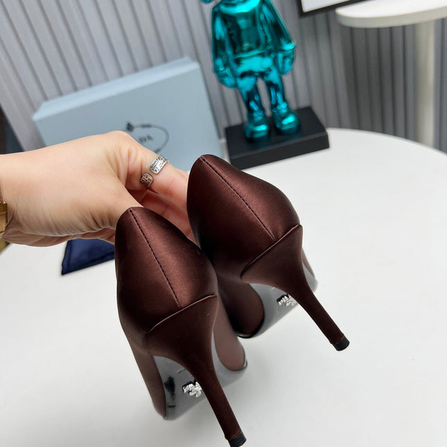 HIGH POINTED-TOE PUMPS IN CHOCOLATE MIX SILVER SATIN