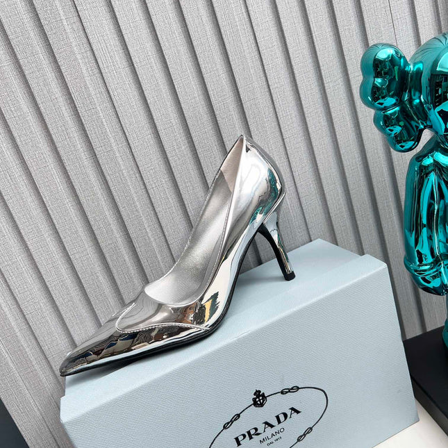 HIGH POINTED-TOE PUMPS IN SILVER GLOSSY CALFSKIN