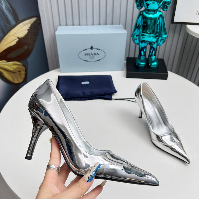 HIGH POINTED-TOE PUMPS IN SILVER GLOSSY CALFSKIN