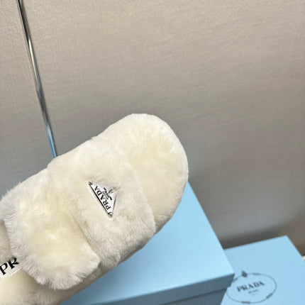 FLAT MULES IN WHITE RABBIT FUR