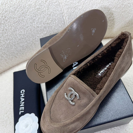 LOAFER IN CHOCOLATE BROWN SUEDE AND WOOL LINING