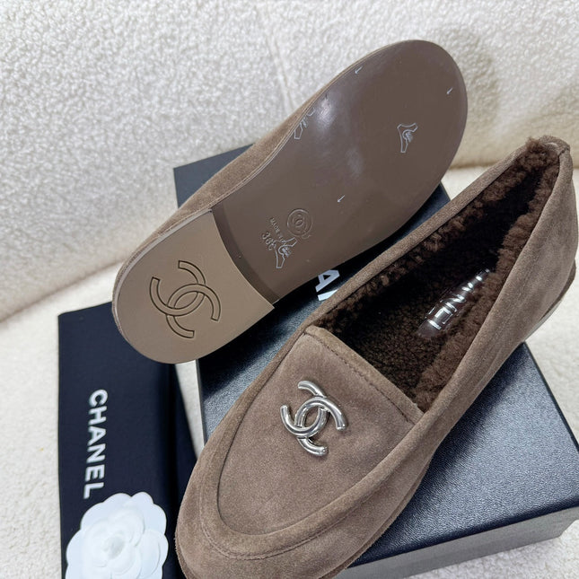 LOAFER IN CHOCOLATE BROWN SUEDE AND WOOL LINING