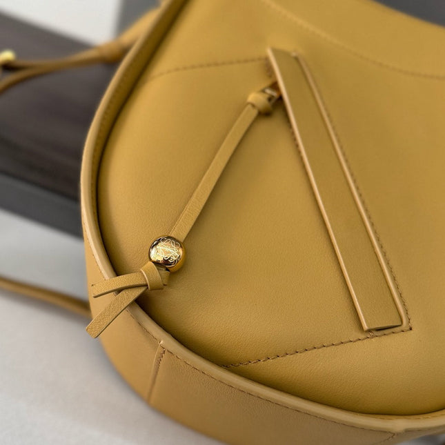 HAMMOCK SLICE 25 BAG IN SAND YELLOW SHINY CALFSKIN