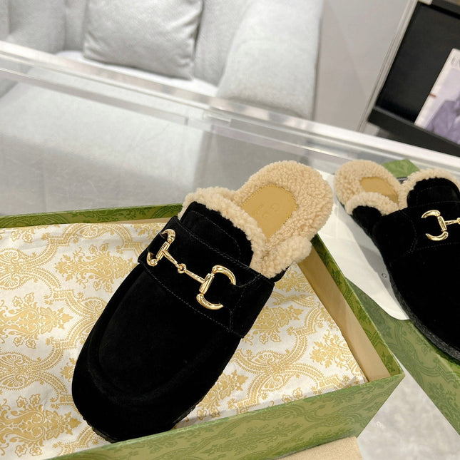 HORSEBIT MULE IN BLACK SUEDE AND FLEECE LINING