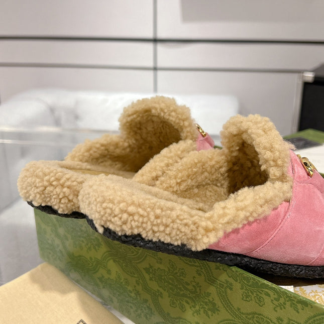 HORSEBIT MULE IN SALMON PINK SUEDE AND FLEECE LINING