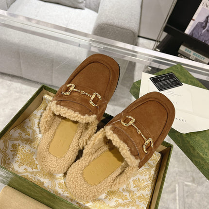 HORSEBIT MULE IN BROWN SUEDE AND FLEECE LINING