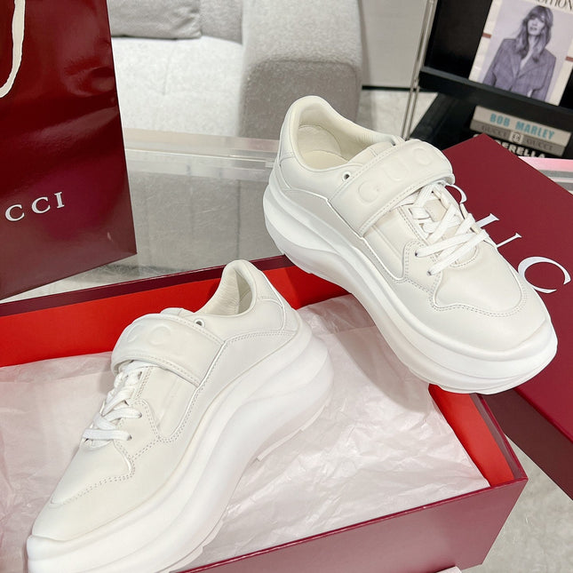 GG WAVE SNEAKER IN RICE WHITE CALFSKIN WITH HANDWRITTEN LOGO