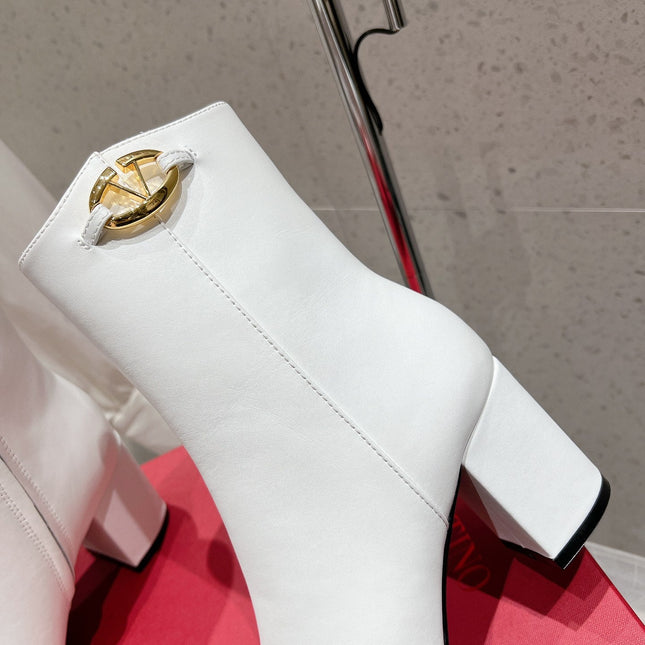 VLOGO SIGNATURE WHITE CALFSKIN ANKLE BOOT 75 MM