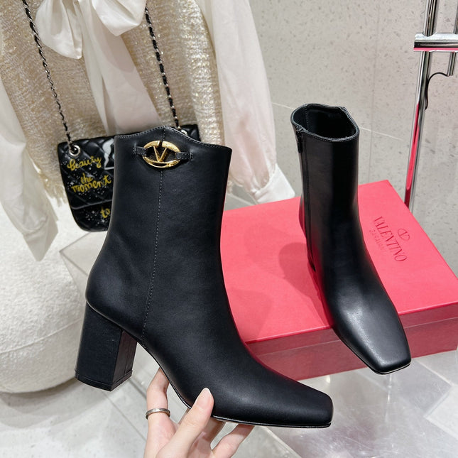 VLOGO SIGNATURE WHITE CALFSKIN ANKLE BOOT 75 MM