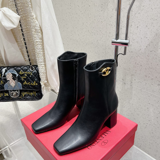 VLOGO SIGNATURE WHITE CALFSKIN ANKLE BOOT 75 MM