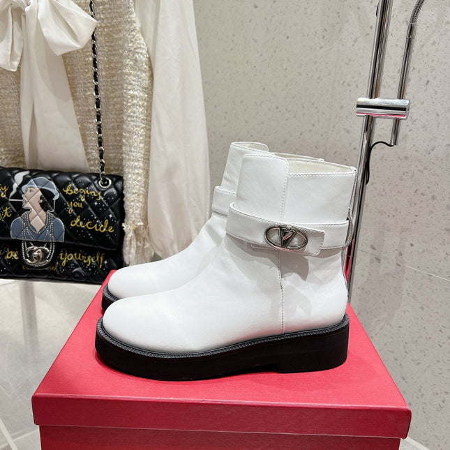 VLOGO SIGNATURE WHITE CALFSKIN ANKLE BOOT 30MM