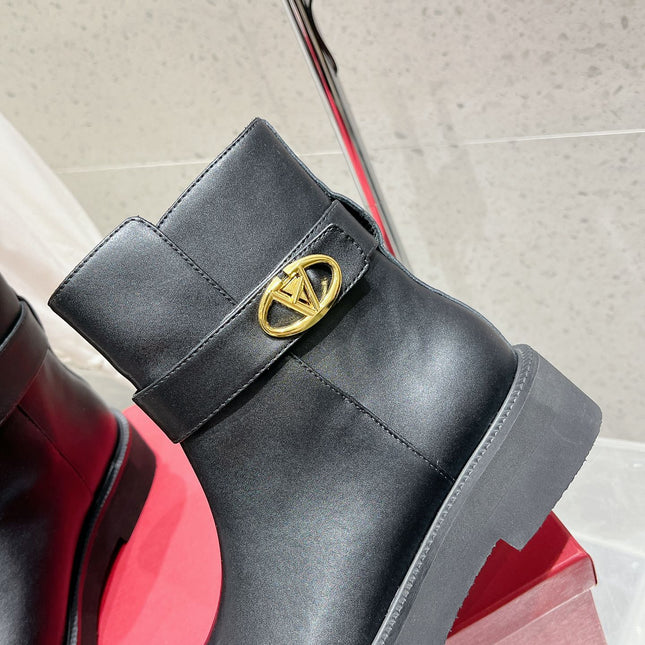 VLOGO SIGNATURE BLACK CALFSKIN ANKLE BOOT 30MM