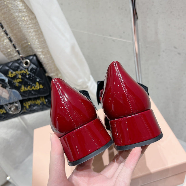 MARY JANE MID HEEL PUMPS IN RUBY RED PATENT LAMBSKIN WITH BOW