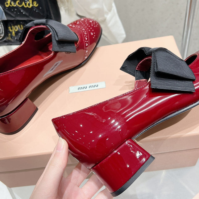 MARY JANE MID HEEL PUMPS IN RUBY RED PATENT LAMBSKIN WITH BOW