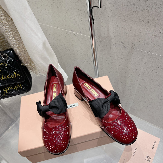 MARY JANE MID HEEL PUMPS IN RUBY RED PATENT LAMBSKIN WITH BOW