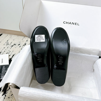 LOAFERS IN BLACK CALFSKIN HARDWARE WITH ROCK MIX CHAIN