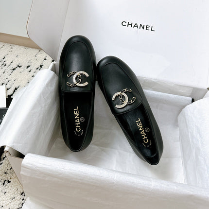 LOAFERS IN BLACK CALFSKIN HARDWARE WITH ROCK MIX CHAIN