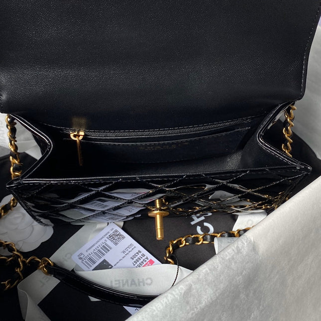 CHANEL 25S FLAP BAG 21 CM IN BLACK PATENT LAMBSKIN WITH TOP HANDLE