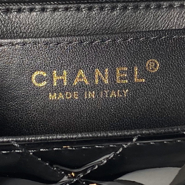 CHANEL 25S FLAP BAG 21 CM IN BLACK PATENT LAMBSKIN WITH TOP HANDLE