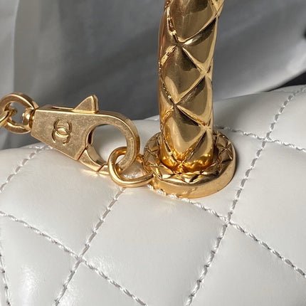 CHANEL 25S CLASSIC COCO HANDLE BAG 23 CM IN WHITE LAMBSKIN WITH GOLD HARDWARE