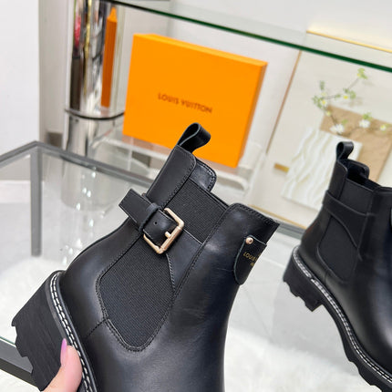 LV WOMEN'S SHORT BOOTS IN BLACK CALFSKIN