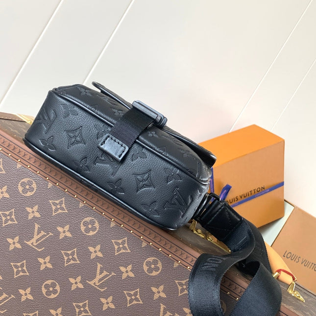 LV 25S GETAWAY MESSENGER BAG 20 IN BLACK MONOGRAM SHADOW EMBOSSED CALFSKIN