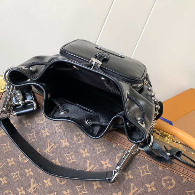 LV 25S NOÉ CARGO 24 IN BLACK GLOSSY CALFSKIN SILVER HARDWARE