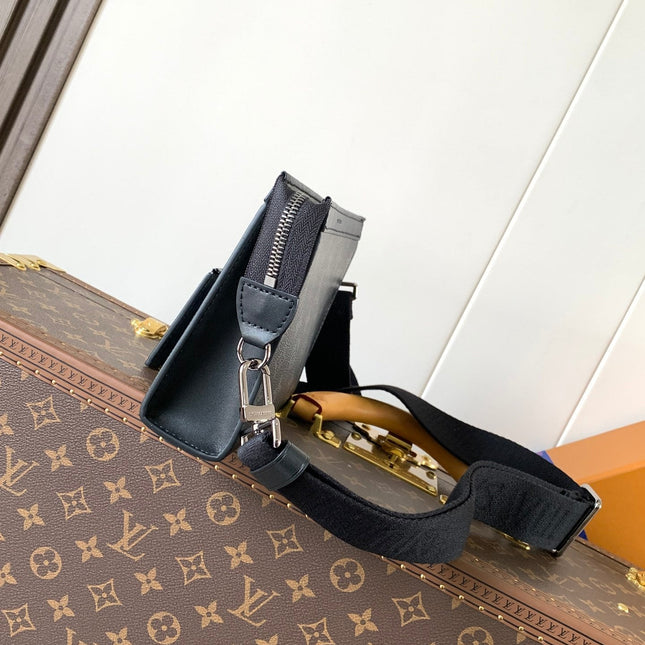 LV 25S GASTON WEARABLE WALLET 22 IN MONOGRAM ECLIPSE REVERSE CANVAS