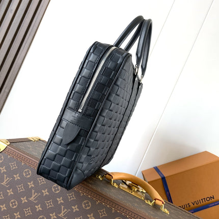 LV 25S PORTE- DOCUMENTS VOYAGE 41 IN BLACK EMBOSSED DAMIER INFINI CALFSKIN