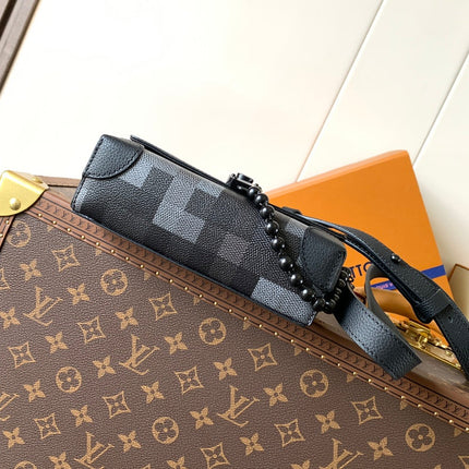 LV 25S STEAMER BAG 18 IN DAMOFLAGE BLACK CANVAS