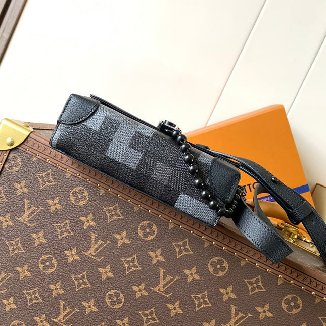 LV 25S STEAMER BAG 18 IN DAMOFLAGE BLACK CANVAS