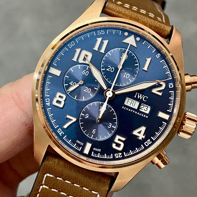 PILOT’S WATCH EDITION 43 MM ROSE GOLD CASE WITH CIDER BROWN LEATHER STRAP
