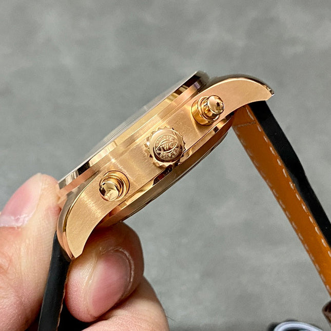 PILOT’S WATCH EDITION 43 MM ROSE GOLD CASE WITH CIDER BROWN LEATHER STRAP