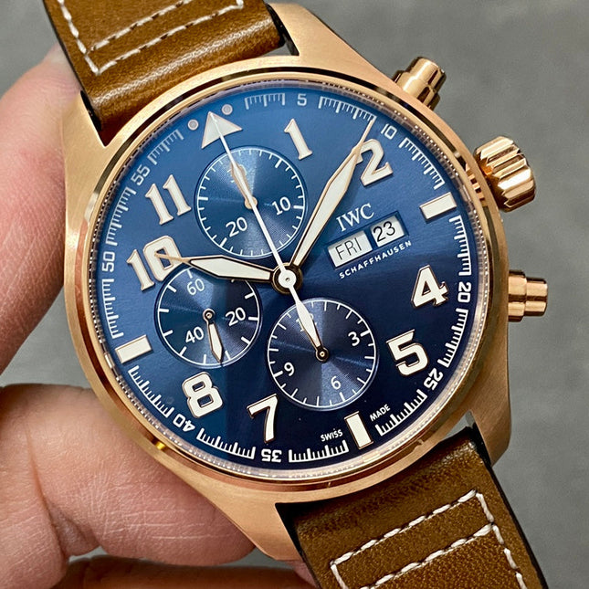 PILOT’S WATCH EDITION 43 MM ROSE GOLD CASE WITH CIDER BROWN LEATHER STRAP