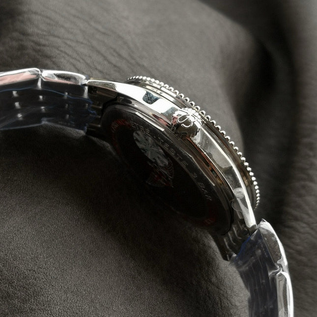 NAVITIMER AUTOMATIC 41 STEEL BEZEL BLACK AND WHITE DIAL