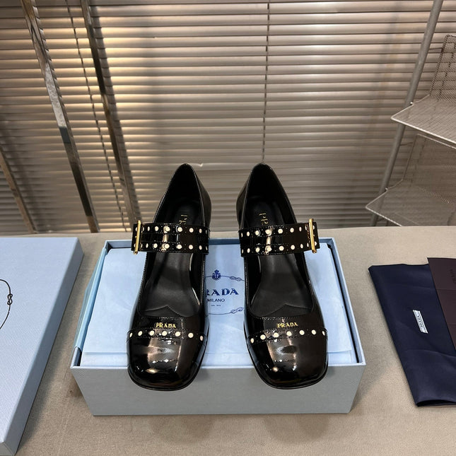 MARY JANE PUMPS IN BLACK GLOSSY CALFSKIN