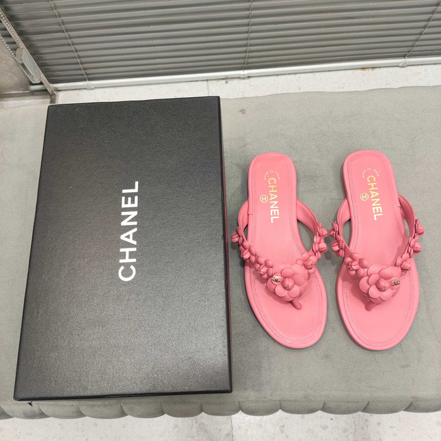 THONG SLIPPERS CAMELLIA IN  PINK CALFSKIN