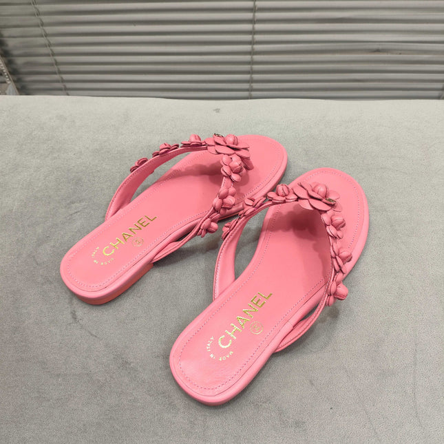 THONG SLIPPERS CAMELLIA IN  PINK CALFSKIN