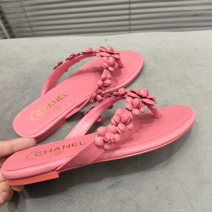 THONG SLIPPERS CAMELLIA IN  PINK CALFSKIN