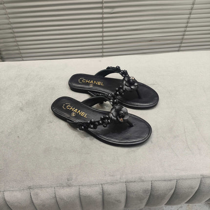 THONG SLIPPERS CAMELLIA IN BLACK SOFT LEATHER