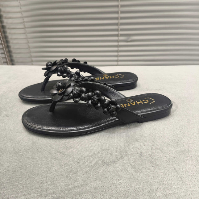 THONG SLIPPERS CAMELLIA IN BLACK SOFT LEATHER
