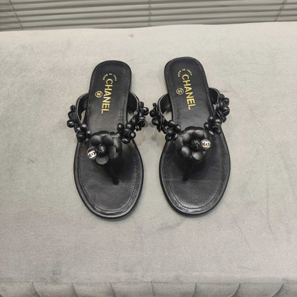 THONG SLIPPERS CAMELLIA IN BLACK SOFT LEATHER