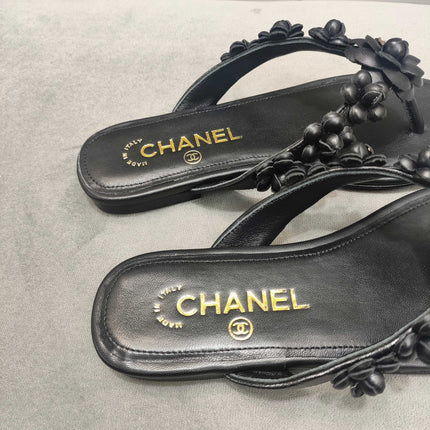 THONG SLIPPERS CAMELLIA IN BLACK SOFT LEATHER